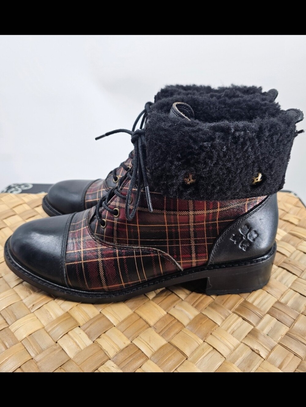 Plaid Lace-Up Ankle Boots with Faux Shearling Patricia Nash Size 8.5